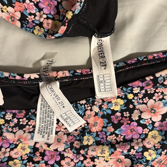 Forever 21 floral high wasted two piece - Picture 4 of 10